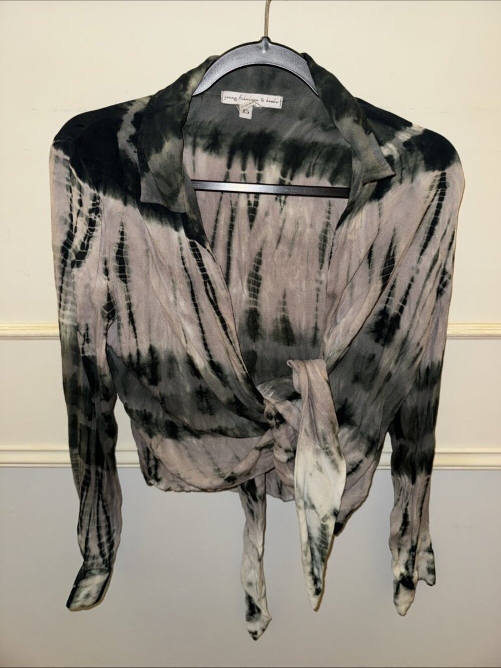 Young Fabulous and Broke YFB Jonnie Wrap Top Blouse Tie Dye Blue Navy XS Xsmall